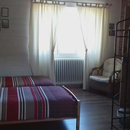 Bed and Breakfast Entre Marais Et Gatine Saint-Pompain Esterno foto